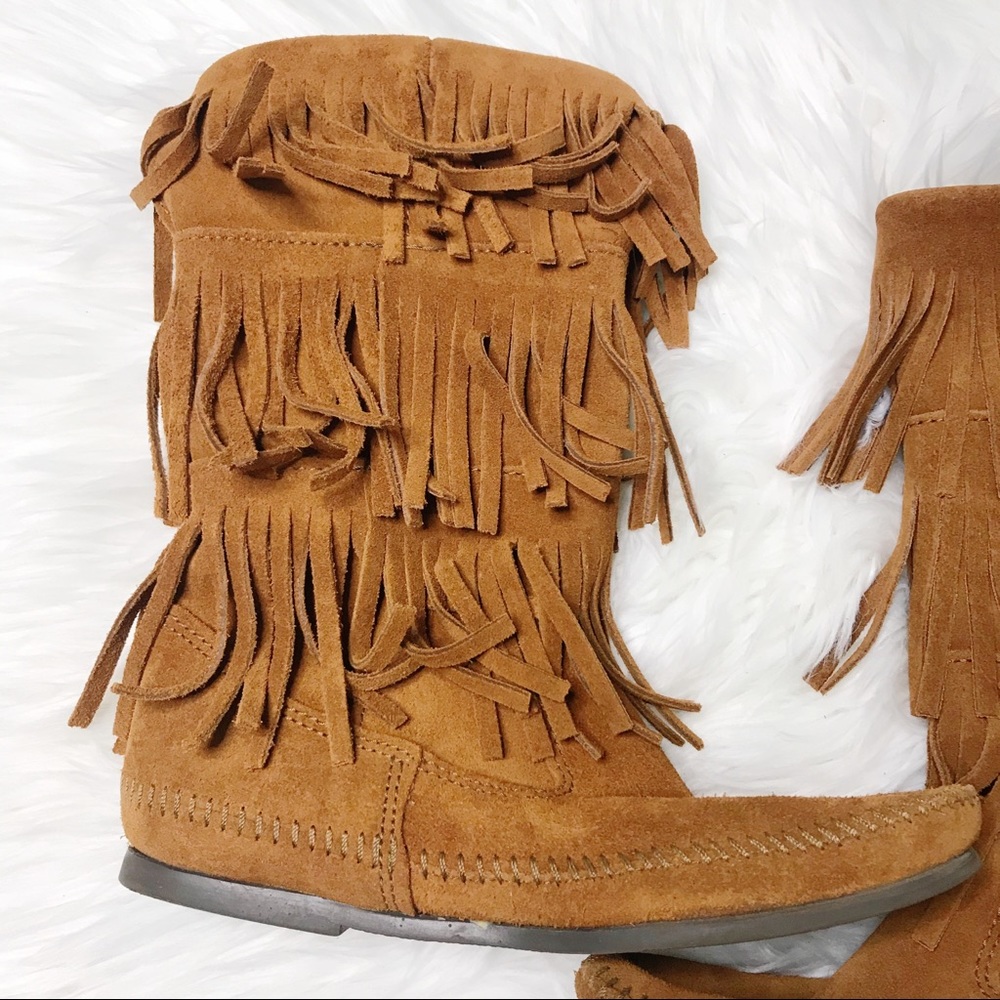 Minnetonka 3-Layer Fringe Boots Size 8 - Picture 6 of 14